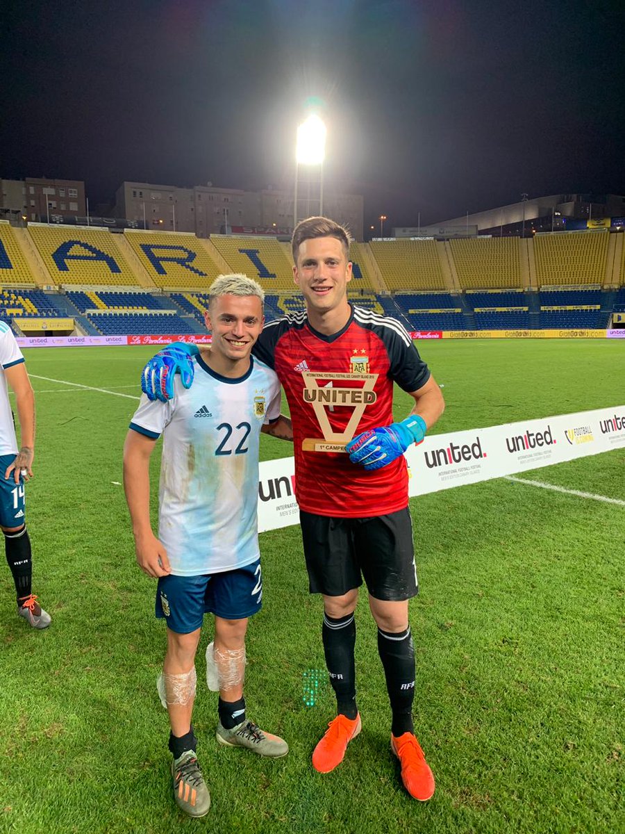 Argentina's tweet photo. #Sub23 Postales del triunfo albiceleste 📸

@Argentina se quedó con el cuadrangular @UnitedIFF 🏆 Certamen que se dio en el marco de la preparación para el Preolímpico 🏅

Gran fin de semana para nuestras Selecciones Nacionales 💪

#VamosArgentina 🇦🇷 https://t.co/4JiUFk8xW7