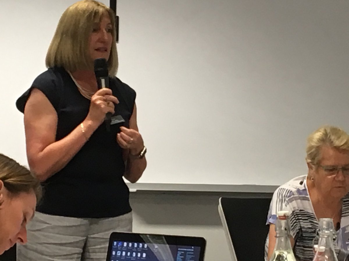 Lyn Davis tweet media