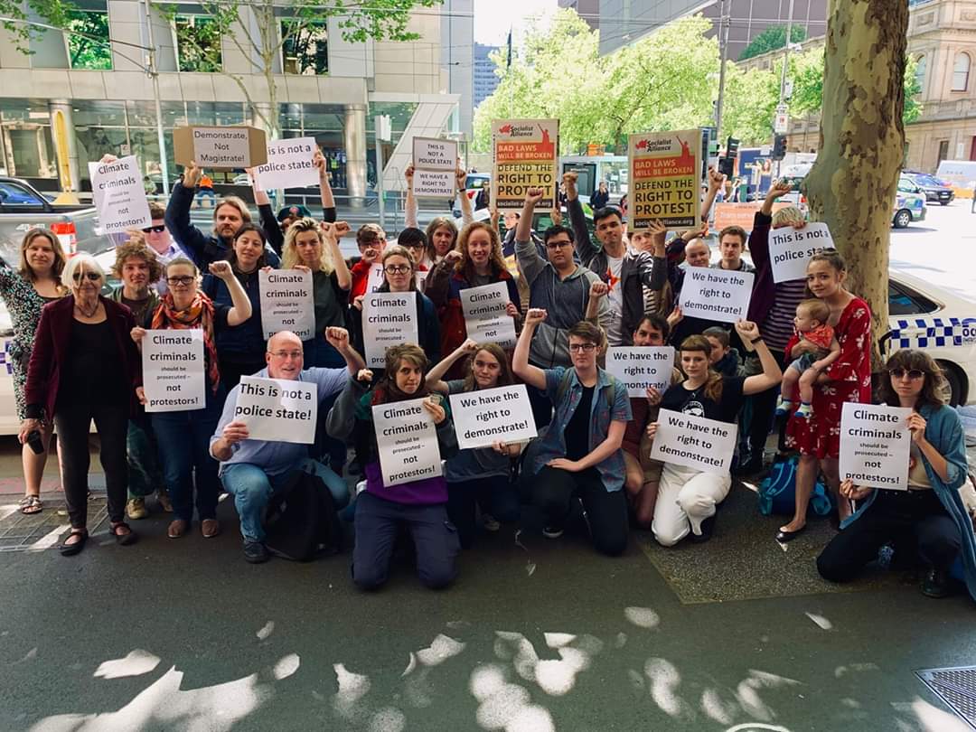 redblacknotes's tweet image. Solidarity protest outside Melbourne Magistrates Court today in support of 49 climate protestors facing court today in relation to #BlockadeIMARC and #ExtinctionRebellion #SpringRebellion actions.