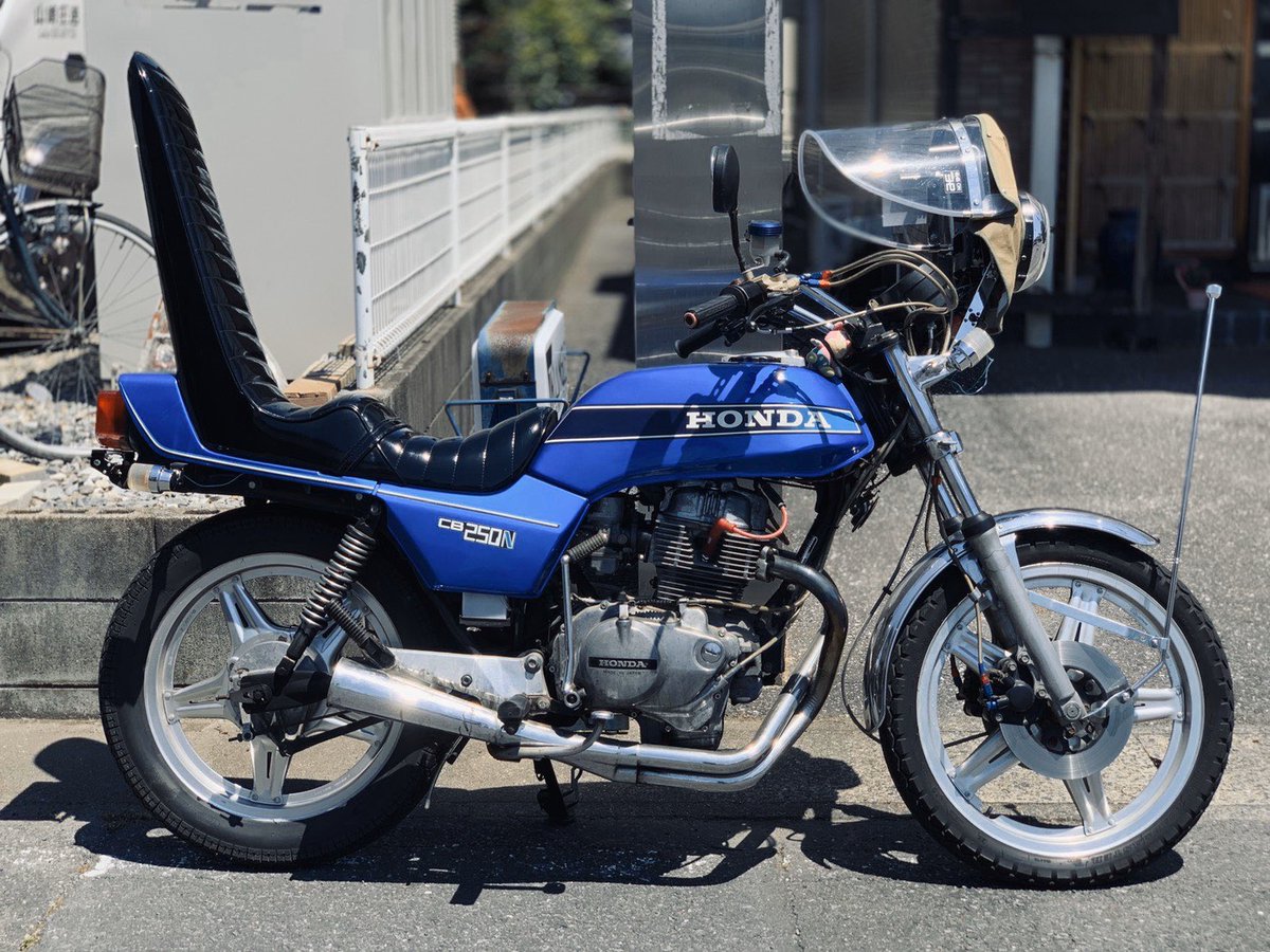 友達のバブが盗まれました。 マフラー黒色センバツメガホン 1時から4