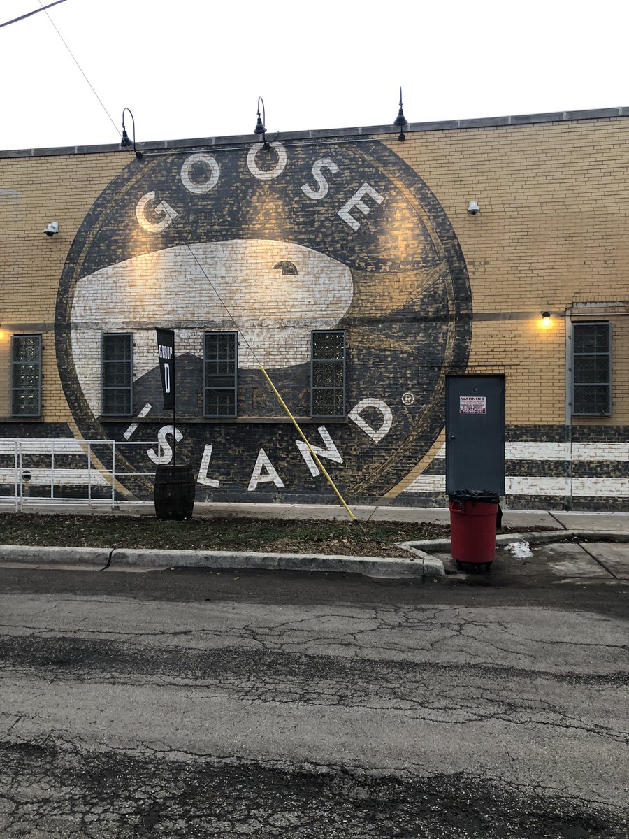 BigDaddyQ33's tweet photo. Thank you @GooseIsland. I had a blast with @petehelland at #PropDay. The Stout was fantastic. #cheers #CraftBeer https://t.co/MFIDaYtdgY