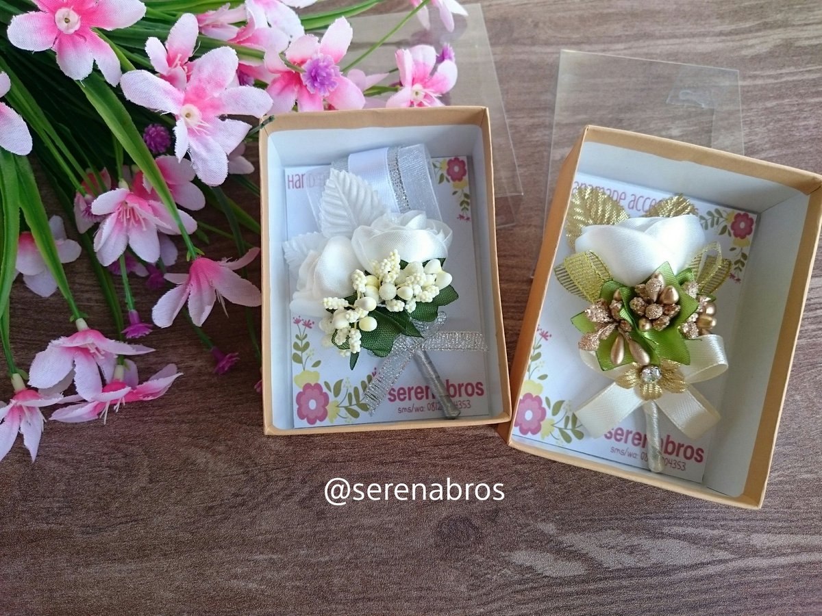 Selamat senin, pagi! Sudah sarapan?

instagram.com/serenabros

#corsage #brosbunga #korsasebunga #bungajas #bungadada #tandapanitia #boutonniere #lapelpin #handmadeflower #groom #Bridesmaid