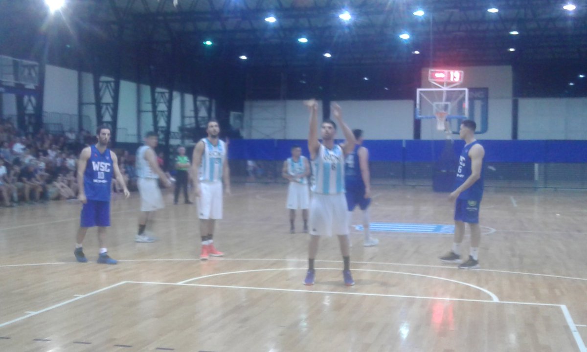 Facunicolas23's tweet photo. #Basquet | FINAL DEL PARTIDO

Cierre muy friccionado con muchas faltas para ambos lados. #Racing mantuvo la diferencia en dos dígitos gran parte del juego y aprovechó cada tiro. Fue victoria de @BasquetRacing por 86-78 https://t.co/EV5NbbRKsy