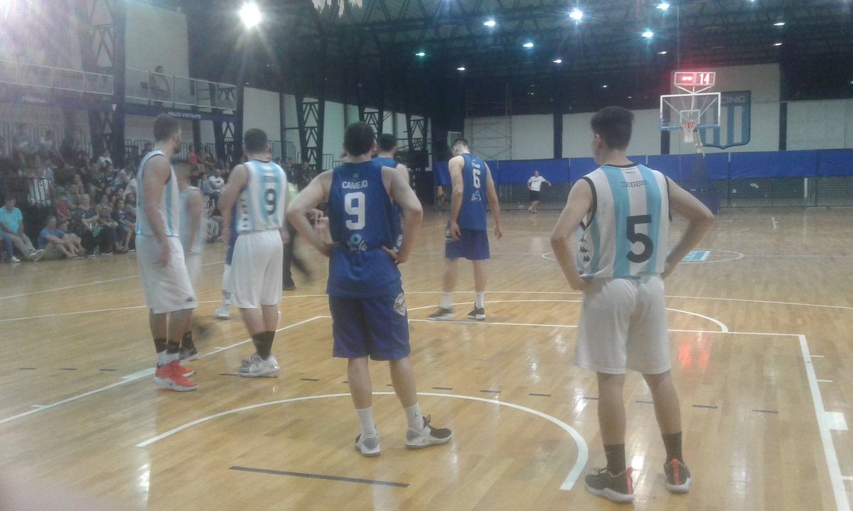Facunicolas23's tweet photo. #Basquet | FINAL DEL PARTIDO

Cierre muy friccionado con muchas faltas para ambos lados. #Racing mantuvo la diferencia en dos dígitos gran parte del juego y aprovechó cada tiro. Fue victoria de @BasquetRacing por 86-78 https://t.co/EV5NbbRKsy