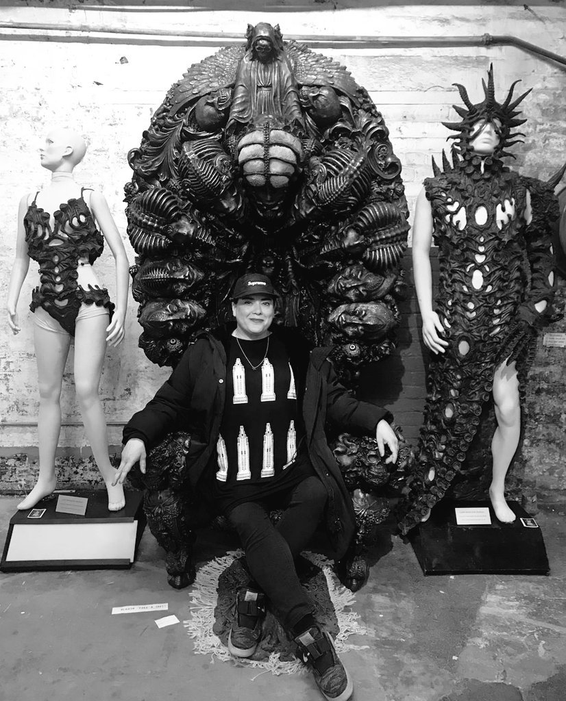 Holestar's tweet photo. So happy I caught the last day of @guerrillazoo #modernpanic and got to wear and roll this incredible bit of art by @LiamBrandonMur1
Imagine me singing in this with full face and huge hair โฅ๏ธโฅ๏ธ https://t.co/h5SaQGeMZm
