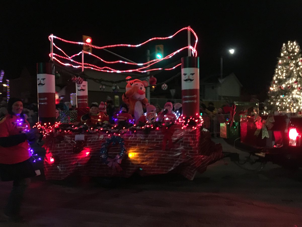 EASetonOCSB's tweet photo. Thanks to the ⁦⁦@SEAScouncil⁩ parade committee for such a creative and beautiful float!  Loved seeing all the dedicated toy soldiers involved!  Super cute! https://t.co/iNnQCXTREJ