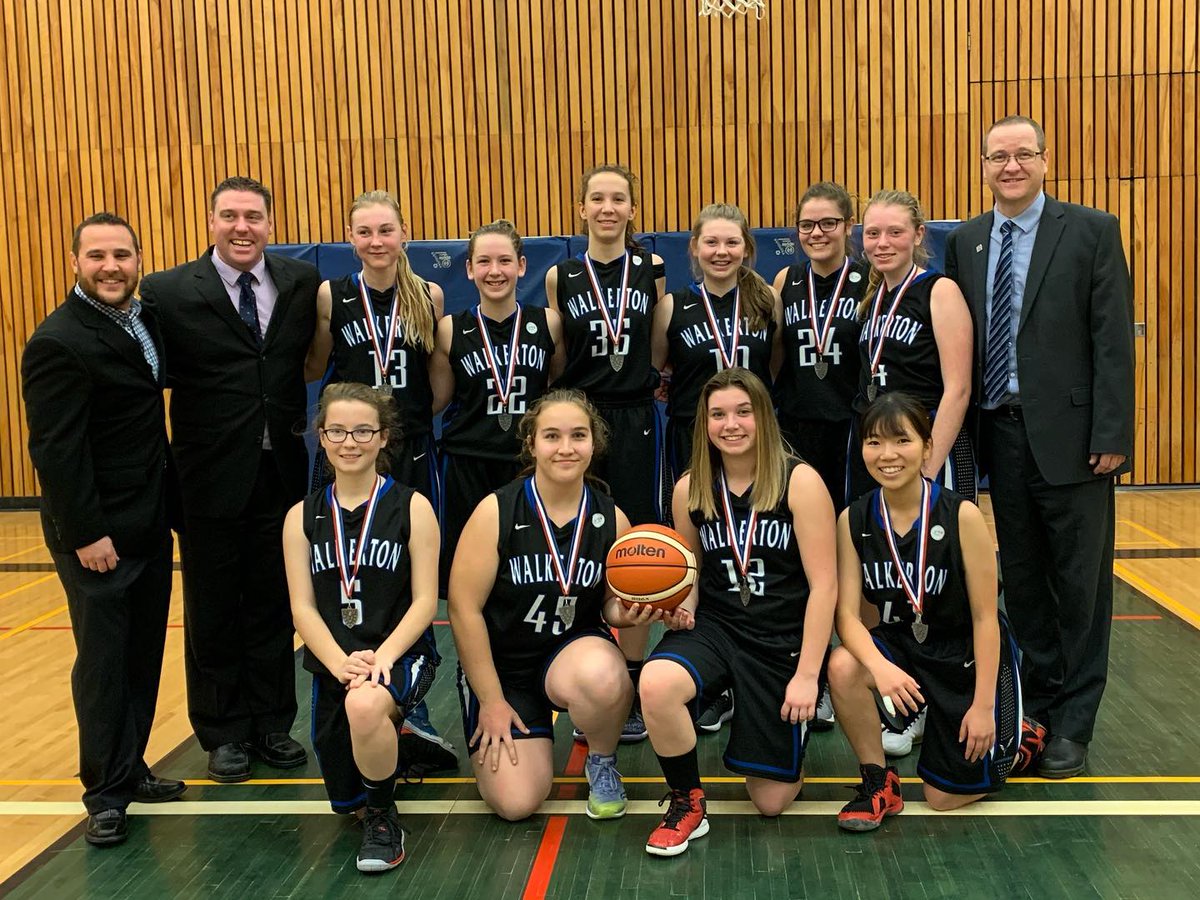 WDCSRiverhawks's tweet photo. What a Fall season!! Our Walkerton DCS Riverhawks won a Gold and 3 Silver medals at the CWOSSA 'A' Championships this week! A big 'shout out' to our gold medalist Jr. Girl's Basketball team: BAA and CWOSSA Champions!!  #riverhawkpride @BluewaterAthlet @BluewaterDSB @cwossasports https://t.co/gftlgx7Hl6