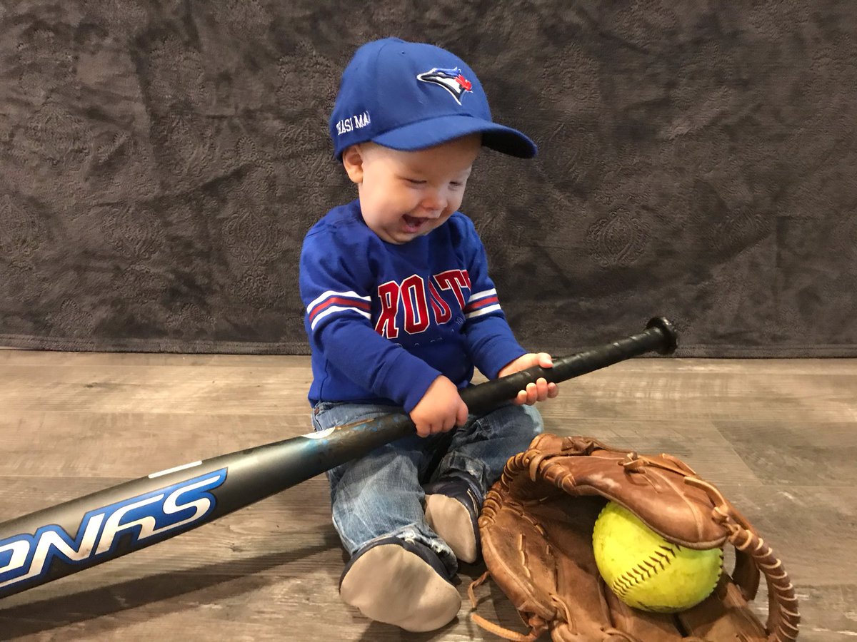 Fleming201984's tweet photo. @BlueJays I thought it would be pretty cool to get a authentic blue jay ball for my son Emerson’s 1st B-Day party. Would be sweet for his cousins &amp; guests to sign on his baseball themed party! Sorry bout the ball size in this picture as his dad played competitive fastball https://t.co/oQ5TsNzEQK