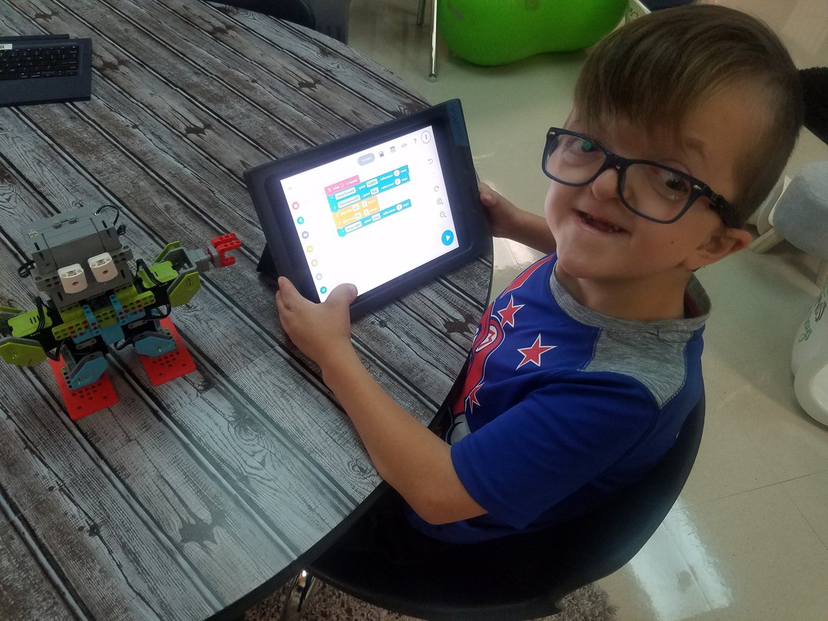 MrsPruenteCCE's tweet photo. This young man is Awesome!
He created his first Code! And he got to see it in action with @JIMURobot Meebots!
He was so proud of himself!
#CCEandBeyond
#MidwayandBeyond
@CastlemanCreek
@MISDFoundation
@MidwayISD
#1MidwayScience
#1midwaymath
#codingatthecastle
@MidwayInnovate https://t.co/LZNKpXWdrP