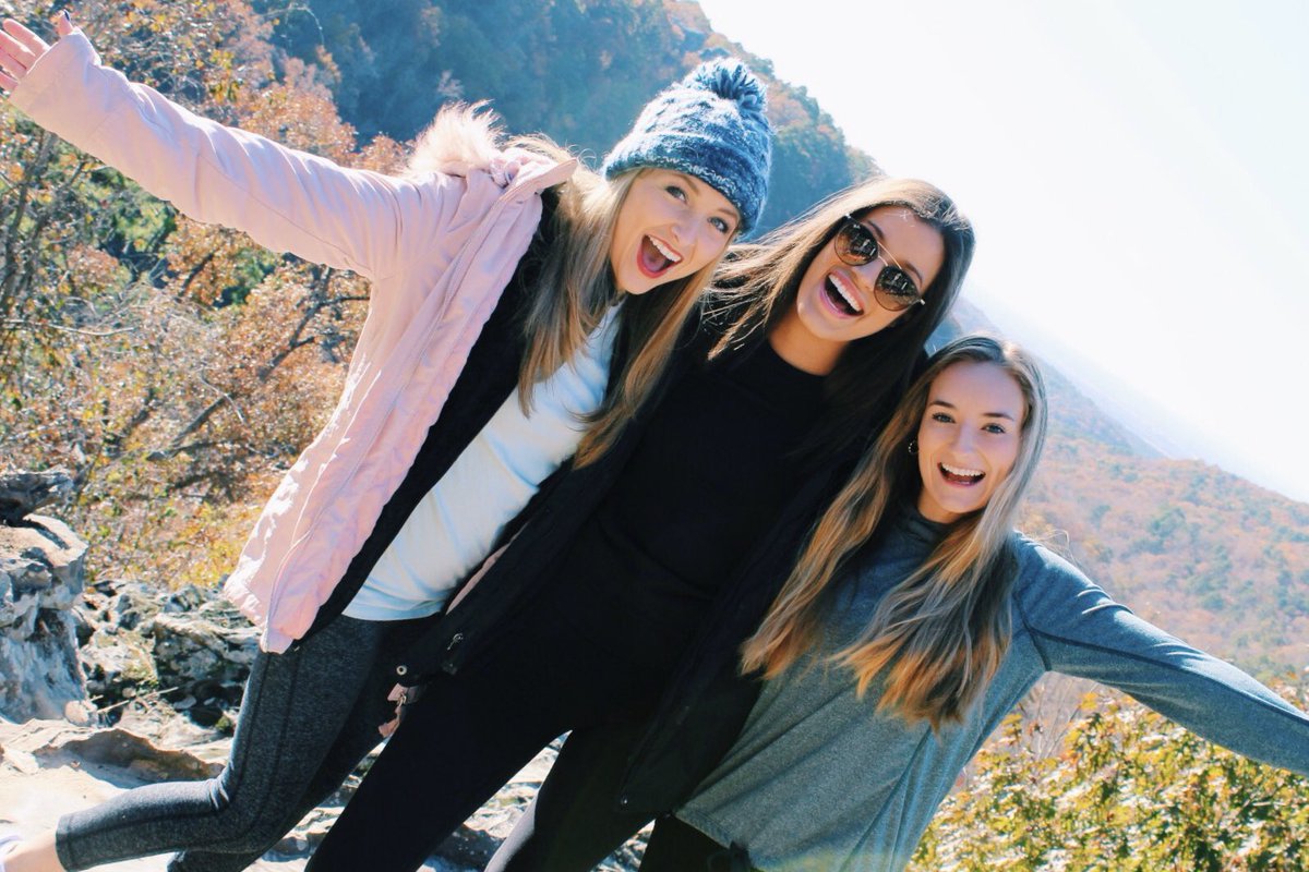 KappaDeltaAX's tweet photo. a weekend spent exploring with sisters is the perfect start to quarter break 🍂💞 #kdbcia #aot #ifnotforkd https://t.co/TqeN6YvVN5