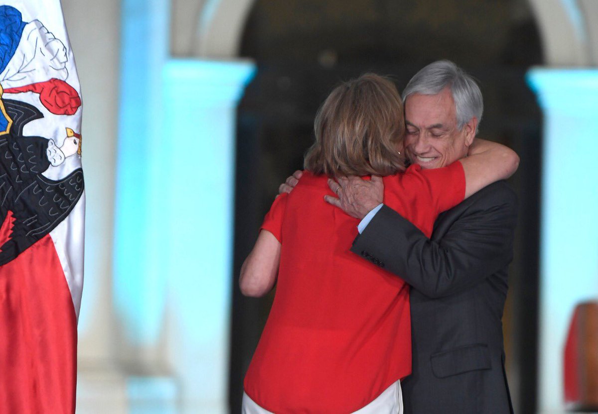 A tu lado siempre. Apoyándote y trabajando por nuestro país. Como señalaste esta noche: “Optamos por el camino de la razón, porque creemos en la paz“. Necesitamos un nuevo Pacto Social que sane heridas y repare grietas. Hoy es tiempo de reconstruir. #PazYJusticiaSocial