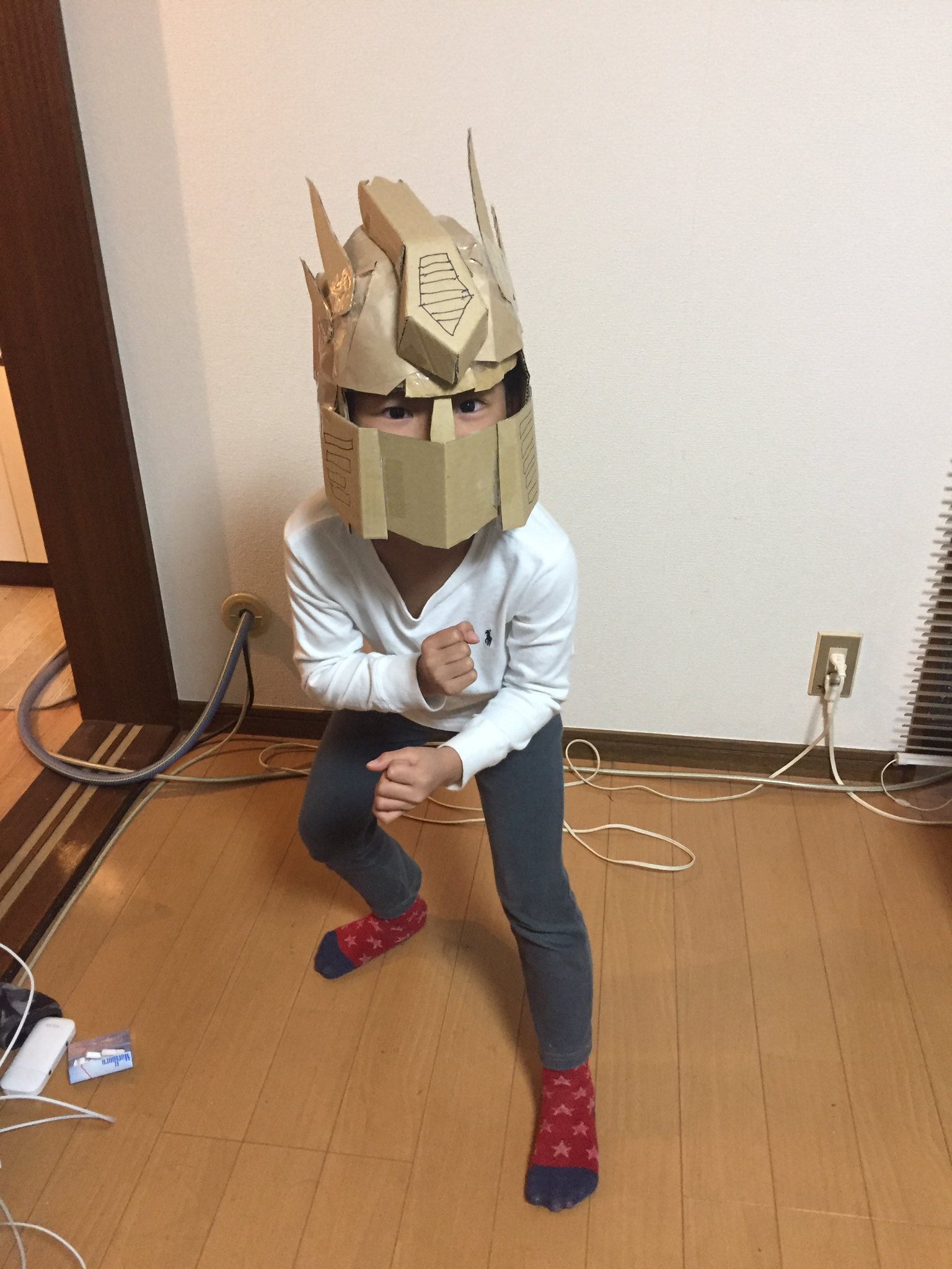 海老名手づくりマーケット 友人の子供から トランスフォーマー オプティプライム 作って欲しいと頼まれたので 段ボール工作 で作ってみた Diy 段ボールおもちゃ 手作り 手づくり T Co Rxifwmab0t Twitter