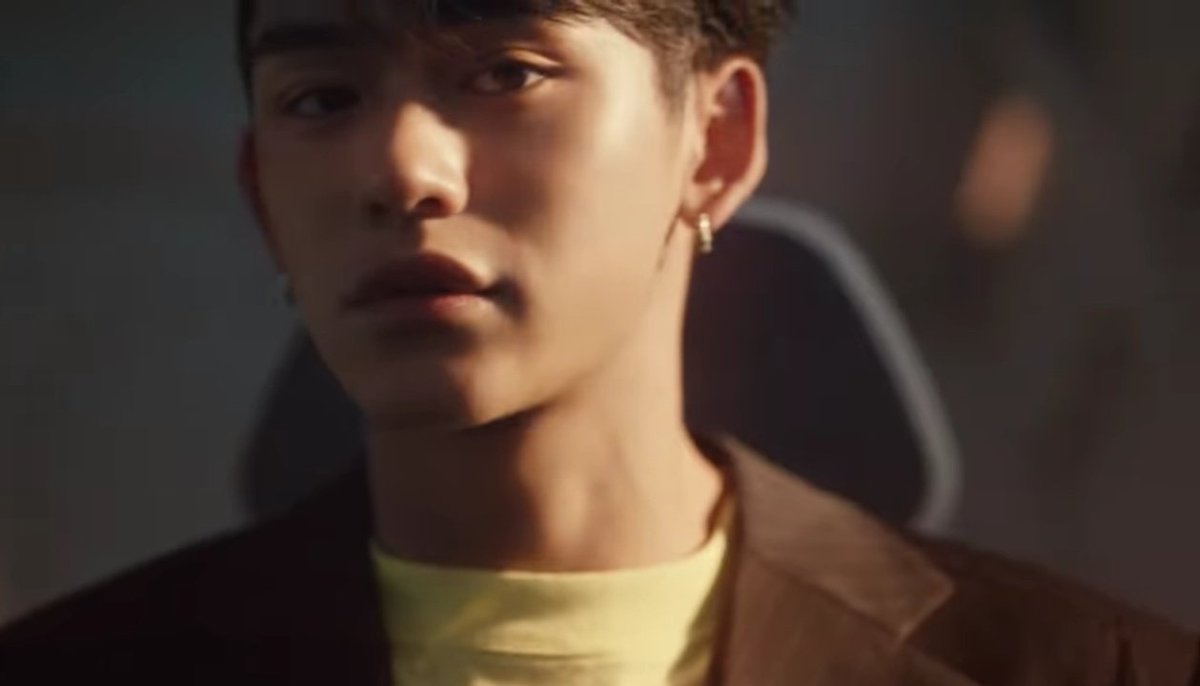 iJUNGW00's tweet photo. tomemos un momento para apreciar lo que es este hombre
wong yukhei tú eres arte
#LetsGoEverywhere
#LetsGoWithSuperm https://t.co/Gt97lhCD0A