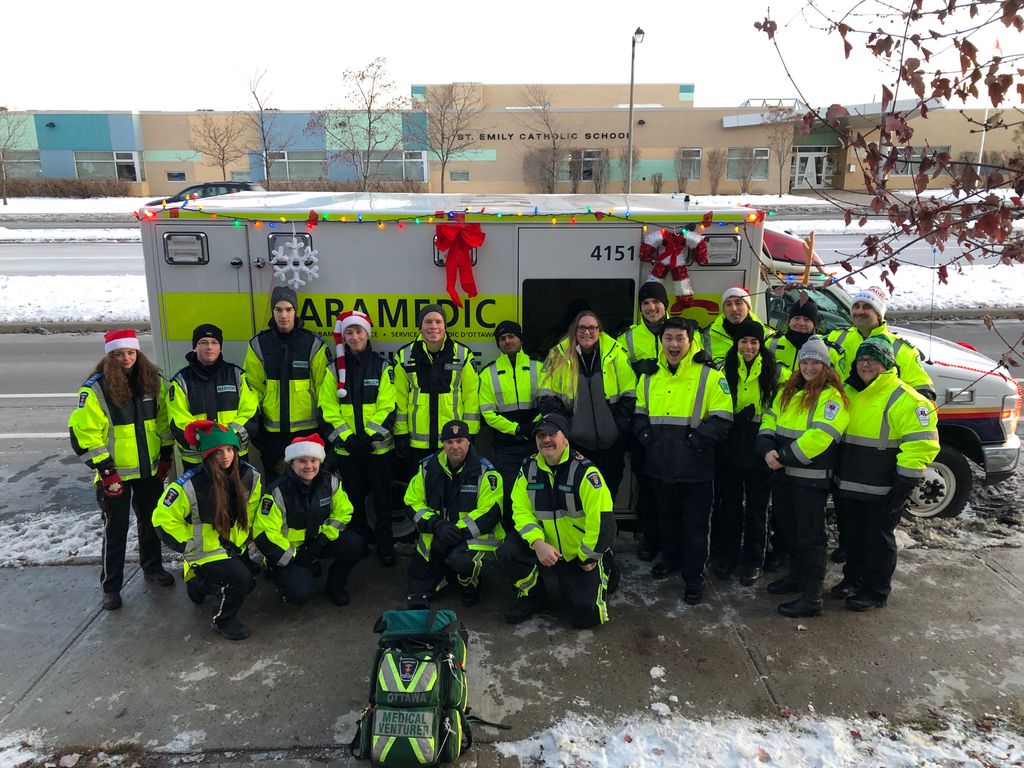 Barrhaven Santa Parade volunteers:

Algonquin College Paramedic Student
La Cité Paramedic Students
Ottawa Medical Venturer Unit 
Ottawa Paramedic Service