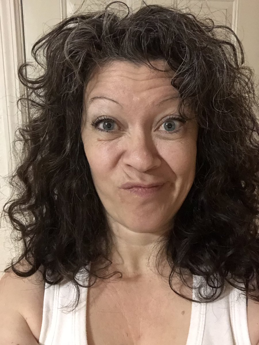Threekidlets's tweet photo. Definitely sporting my #clairehair today!! @caitrionambalfe @Writer_DG https://t.co/0dxB6joVVV