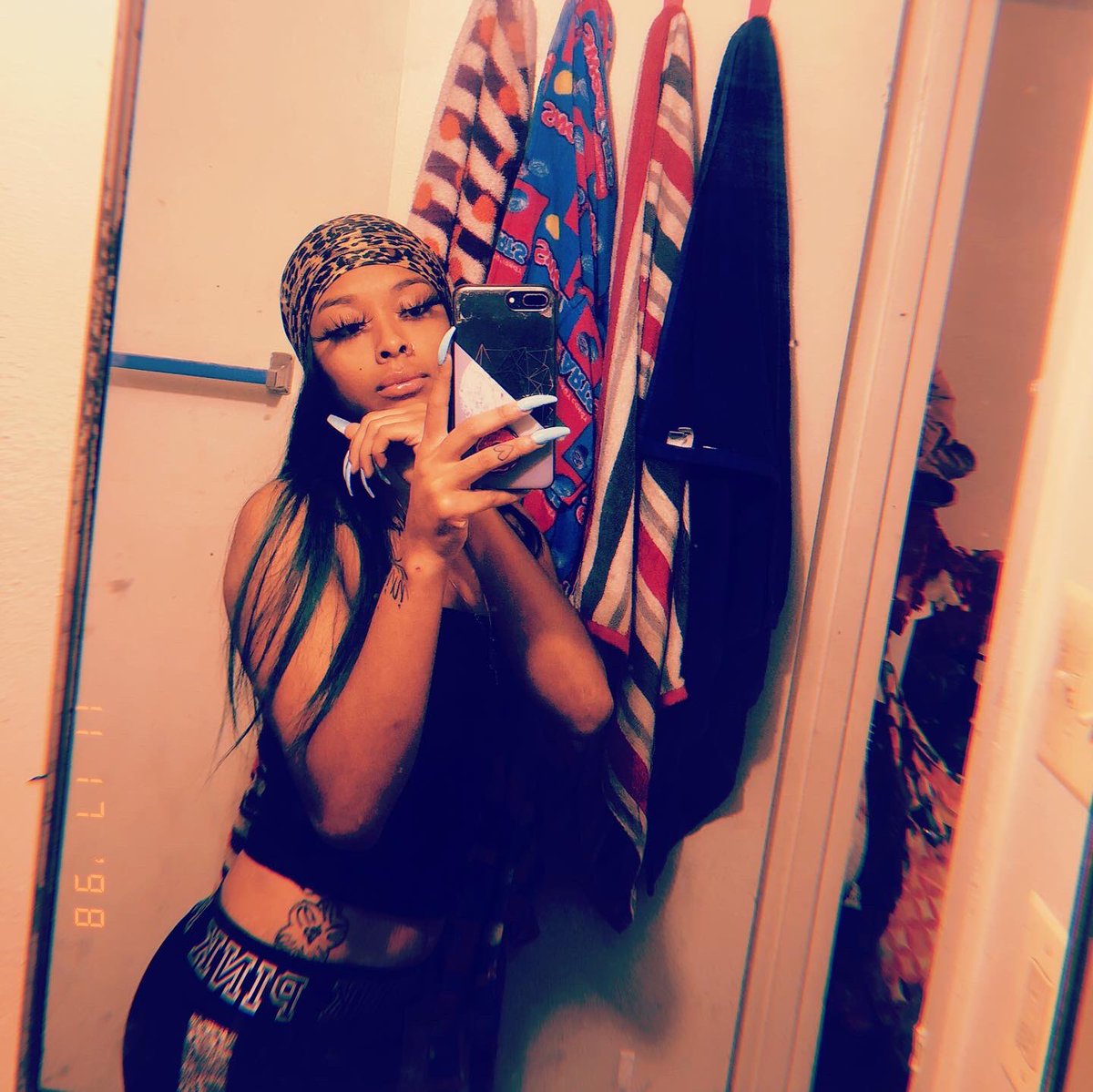 whodoitbetter_'s tweet image. Why you acting like another man wouldnβt choose her ?