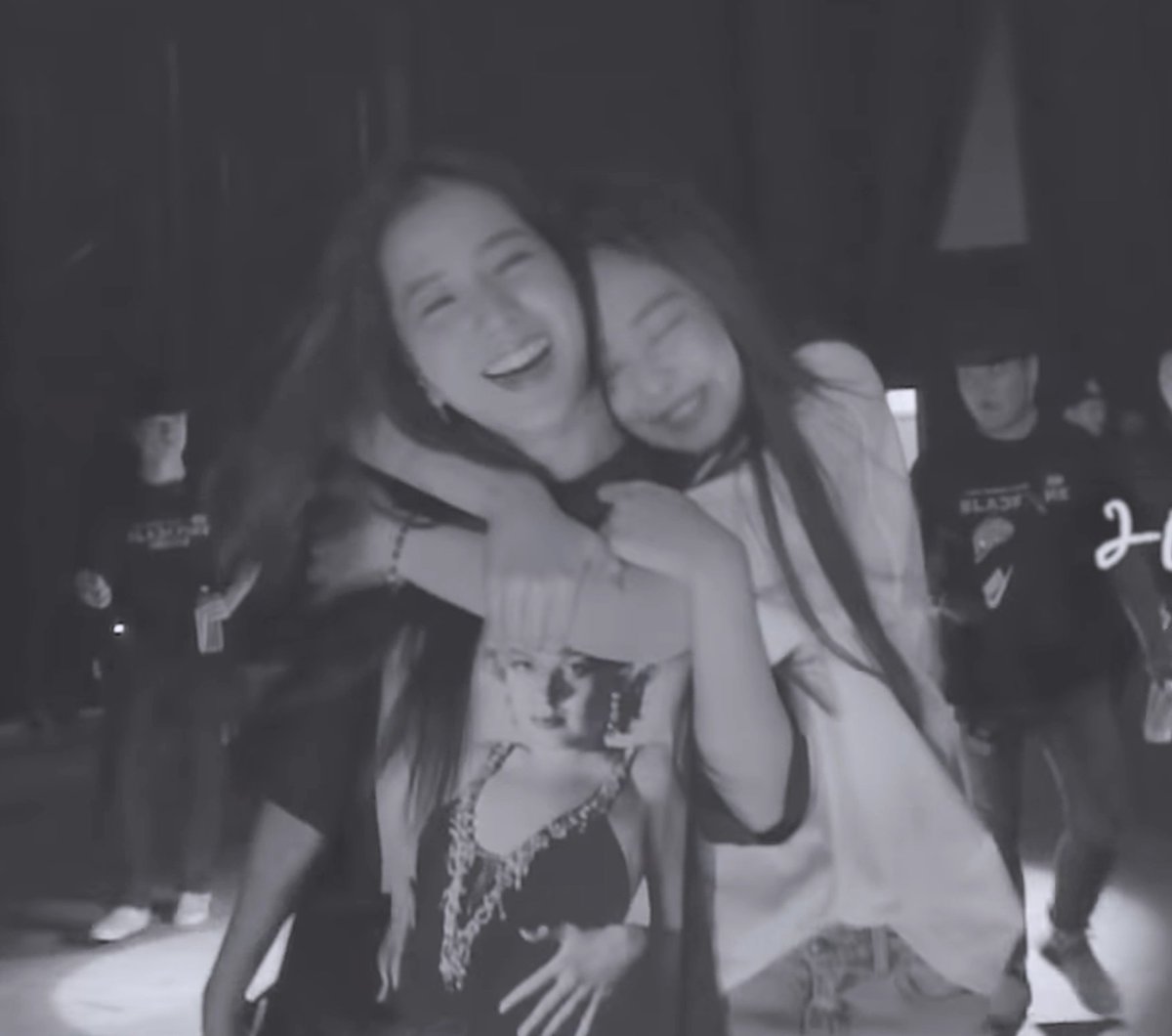 pinksaranghae's tweet photo. JenChu                                          LiChaeng https://t.co/JLOXlLw6cw