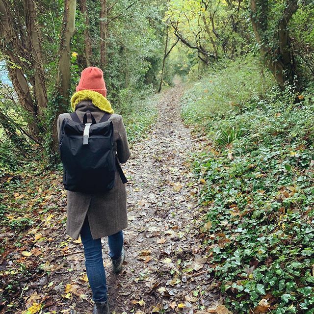 baxleygoods's tweet image. Autumn walks for the win 🍂
.
.
.
.
#rolltopbackpack #everydaybag #waxedcanvas #waxedcotton #backpack #rucksack #knapsack ift.tt/2prnWmD