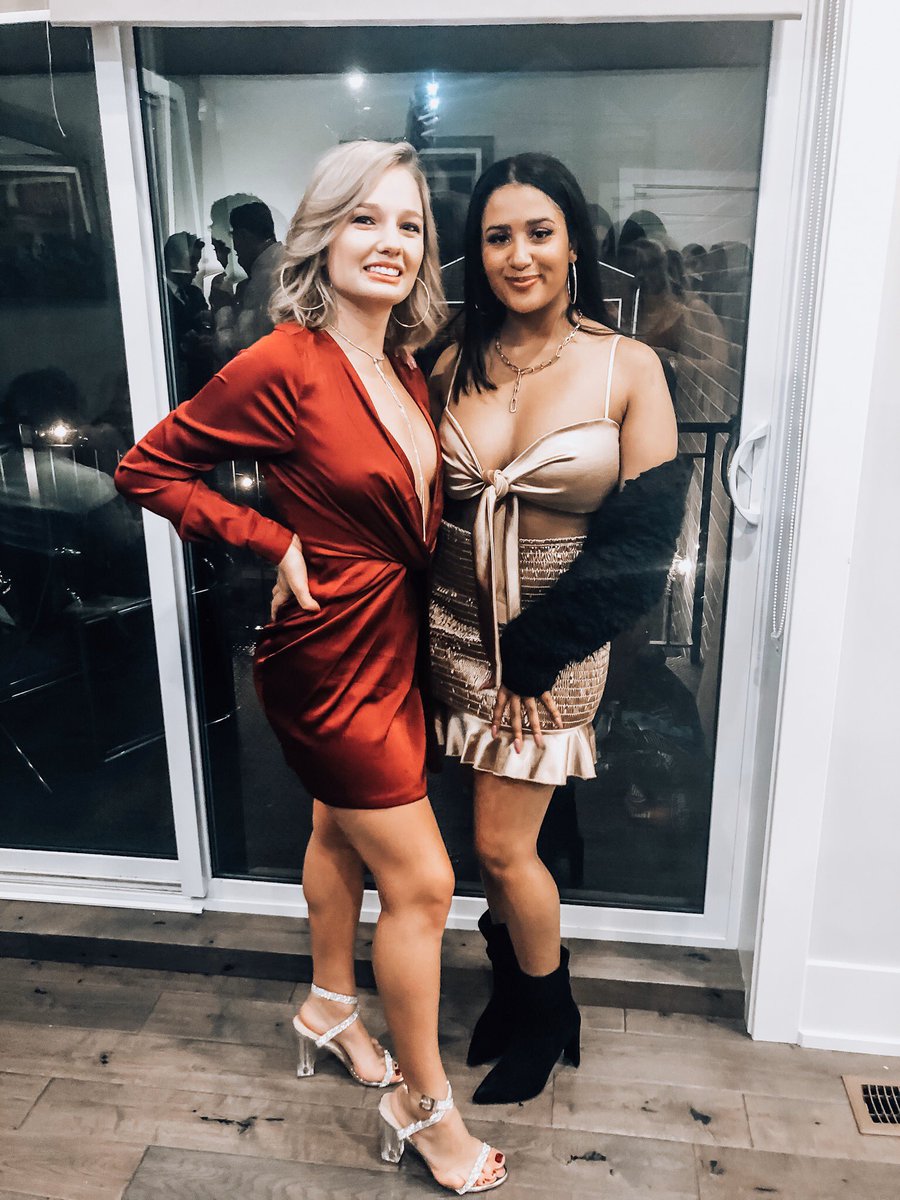 UICAlphaTau's tweet photo. Our sisters had the BEST night at semi formal &amp; it wouldn’t have been possible without our sisters Hannah &amp; Ellie who KILLED the planning and preparation for this years semi formal!! We had SUCH a blast and its all thanks to these amazing sisters!!👑👯‍♀️ https://t.co/KdaeOuw3W5