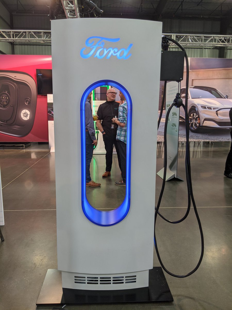 tommolog's tweet image. Wow, sure looks like a case of Supercharger envy to me! @tesla