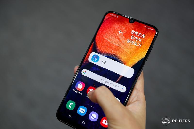 Made in China: Samsung farms out more phones to fend off rivals reut.rs/2Qz2NSy by <a href="/HeekyongYang/">Heekyong Yang</a> <a href="/HyunjooJin/">Hyunjoo Jin</a>