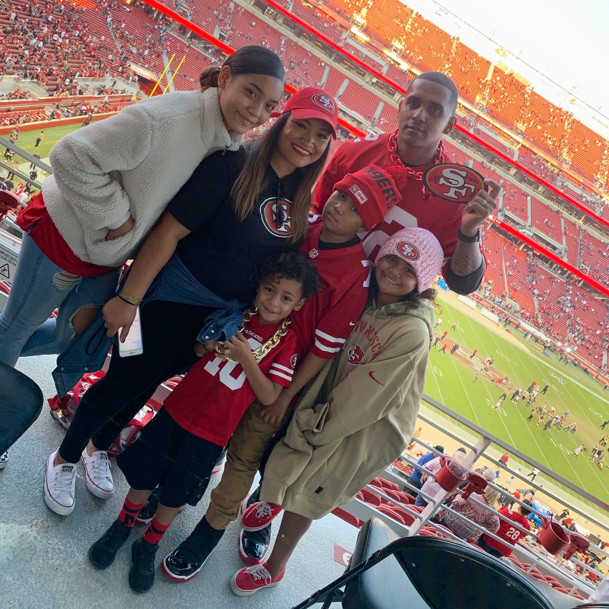 Shout out to the @49ers & @kympossible3 for making this possible. Thank you to everyone that continues to pray for & support CJ. #ContendForCJ #BeatDIPG