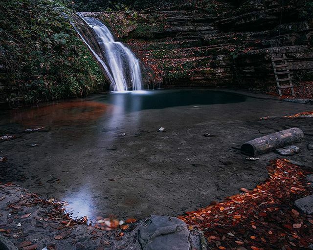 baozkan's tweet photo. Infinity.

#waterfall #reflection #autumnleaves #longexposureshots #photograpy https://t.co/zTMqDjsjkB https://t.co/GlAyiKIffH