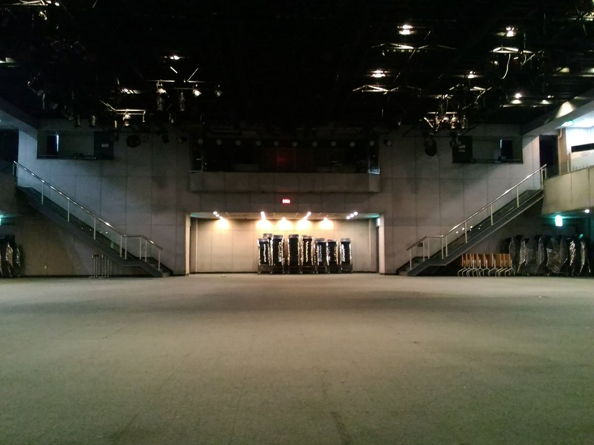 makii08's tweet photo. あのほぼ正方形な会場
横4つも、エリア分けるのか? 😳😅
#okca〇 https://t.co/4oYsnDbCLH