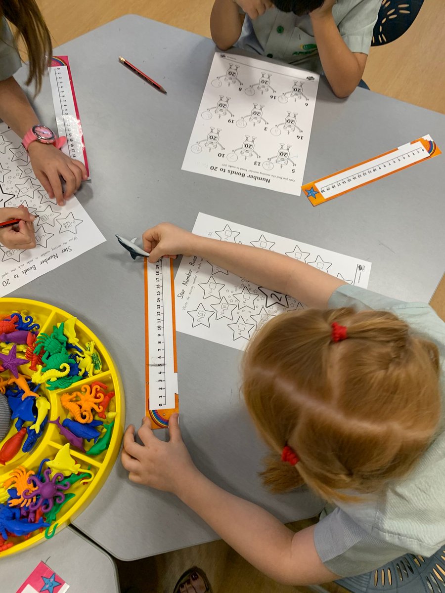 ArborYear1's tweet photo. @ArborYear1  Using number lines to support addition within 20! #Arborlearning #making20 https://t.co/ZmsxIuVtqC