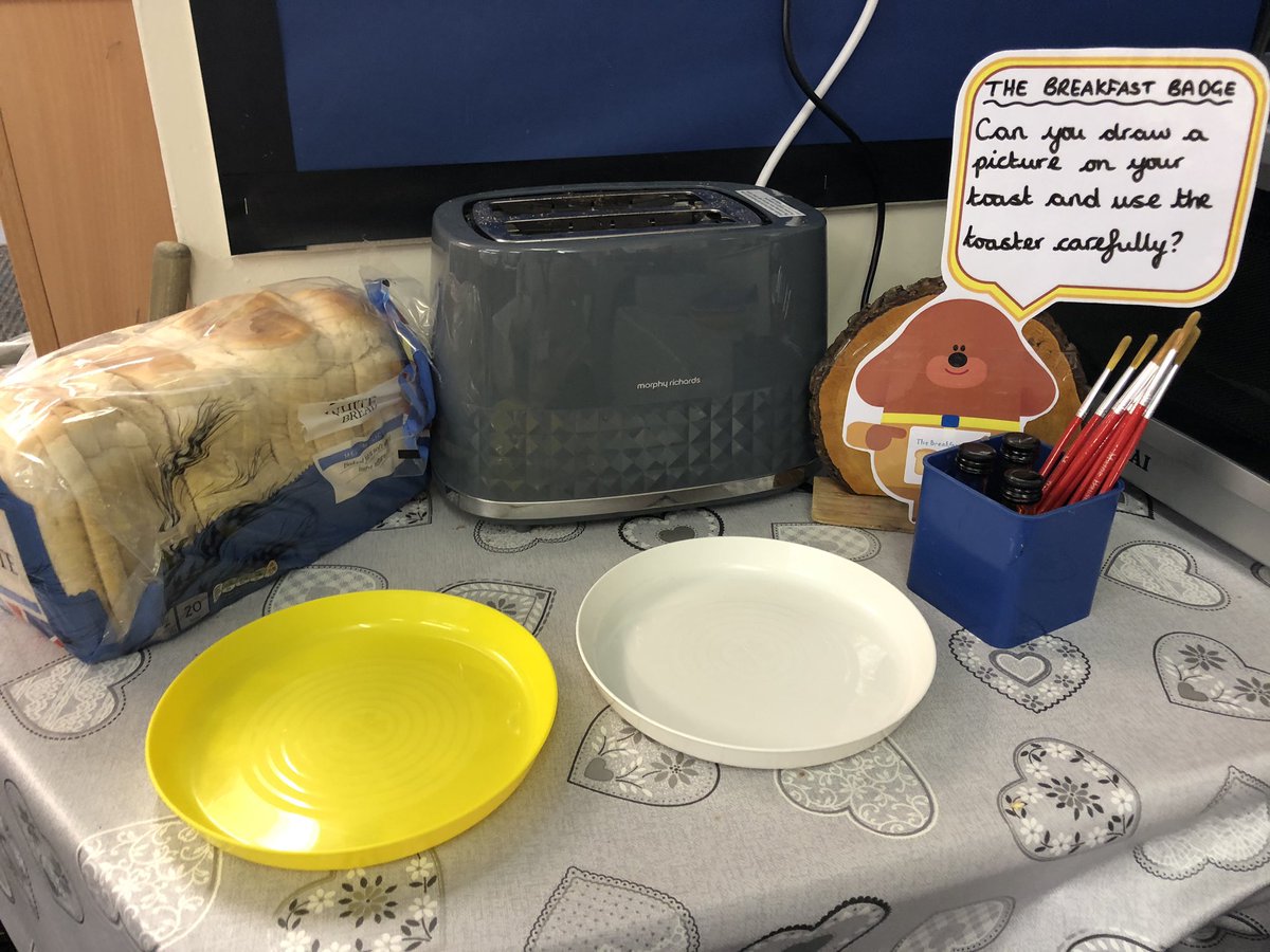 Martongate_Sch's tweet photo. In EYFS today, we’re launching our new theme. It’s going to be a lovely Monday, filled with exciting learning opportunities.
#eyfs #eytwittertagteam #earlyyears #risktaking #edutwitter #happymonday #eywow @EYTalking @ABCDoes @EarlyYearsIdeas 🎉🌟😊 https://t.co/bR13BvJLO9