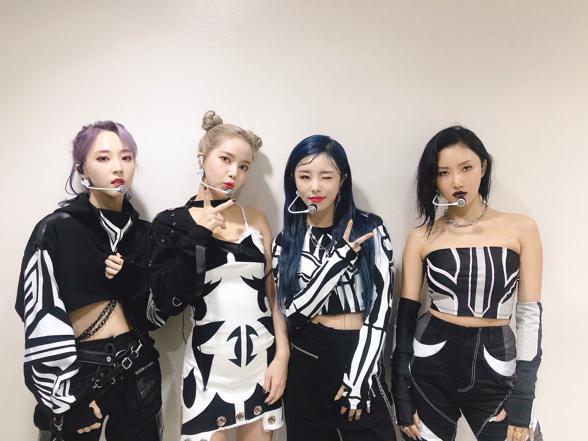 MoodYongi's tweet photo. Стэньте МАМАМУ, стэньте БОГИНЬ
#MAMAMOO https://t.co/BS0QXuXmg2
