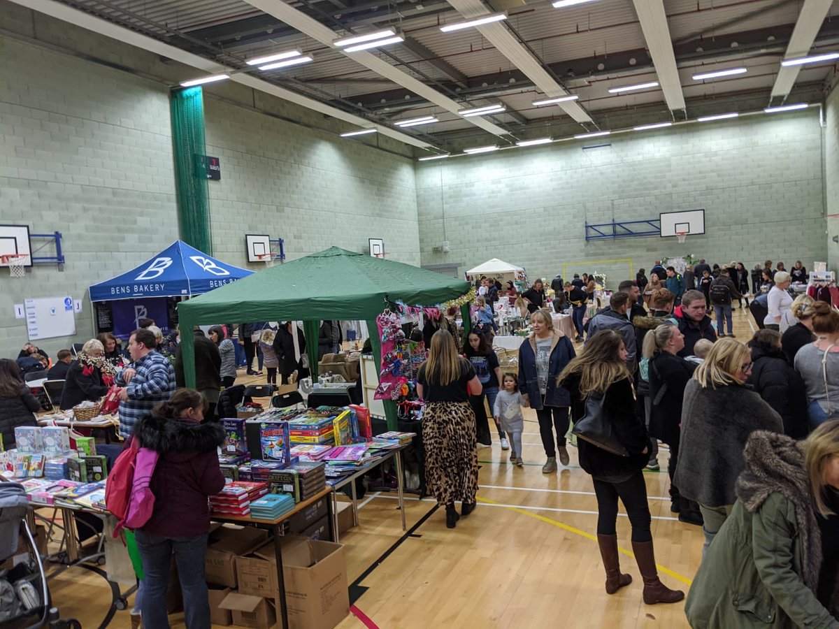 Saturday 16th Nov just gone... The day <a href="/EppForestBaby/">EppingForestBaby</a> Team turned <a href="/EppingStJohns/">ESJ</a> sports hall into an indoor Festive Family Market for everyone! What a turnout!! Small businesses coming together all under one roof and the atmosphere..! Wow! 👏🏼🎄🎶