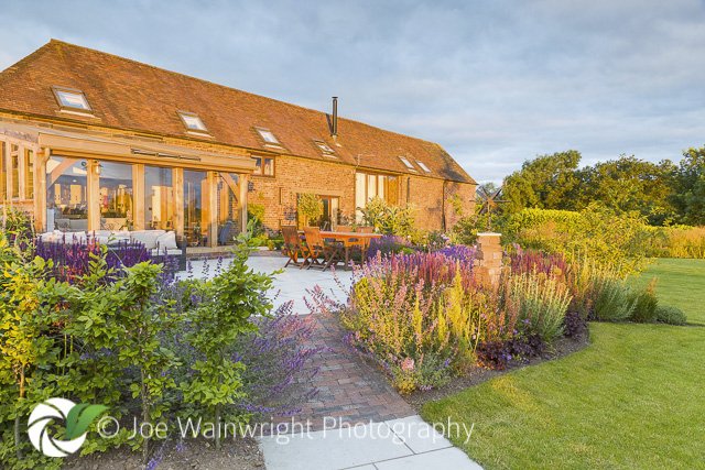 joewphotography's tweet image. Many congratulations to Paul Richards, who won the Landscaping Design category in the Northern Design Awards, for his stunning Garden at Clove Hitch, which I photographed back in July. A well-deserved winner!
#NorthernDesignAwards @ShropGardenDes @NDA_Design @The_SGD