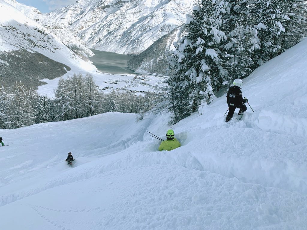 What a weekend we just had. See you again on Saturday? 😎⛷️
°
#grskiacademy #grskiteam #skiteam #livigno #stmoritz #engadin #powderdays #skitolive #livetoski #skiingisfun