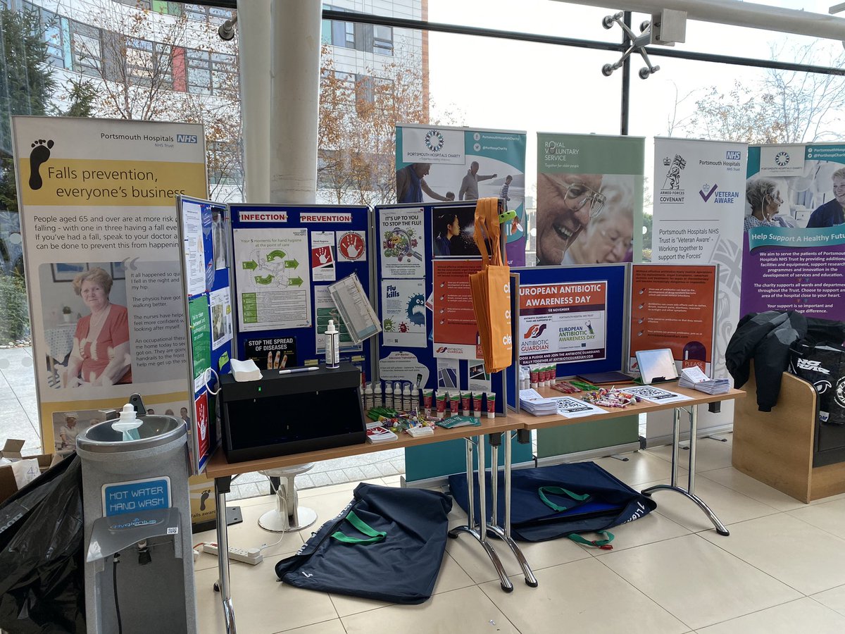 Ready to spread the message about Antibiotic awareness day at Portsmouth Hospital, with the pre-registration pharmacists and microbiology. #AntibioticGuardian #AntibioticResistance #UKCPAPin #EAAD2019