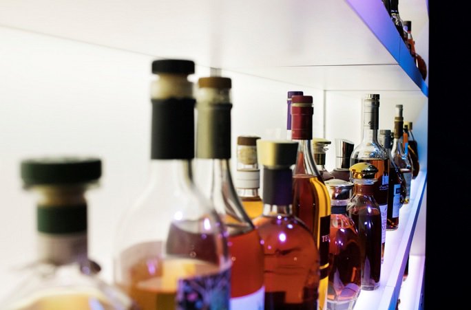 spiritsEUROPE's tweet photo. #Cognac offers a wide array of aromas. Its aromatic richness can be discovered on the #GrandTasting in Paris on November 29 and 30 through masterclasses and a booth with more than 30 brands to taste. #SpiritsOfEurope @Cognac_Official https://t.co/c1PM9txpW9 https://t.co/KoRPorbLl0