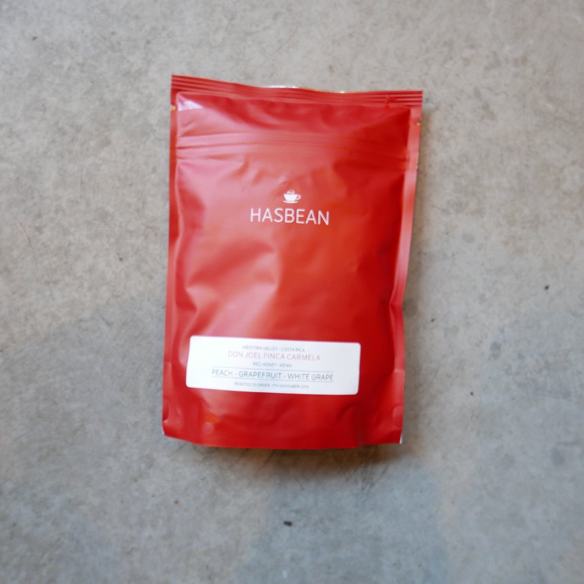 Banger on v60. Costa Rica, Kenia varietal. Hasbean Premium collection AW19. Tastes like a collab between a Costa Rica &amp; a Kenyan coffee. Try it for yourself. Believe.