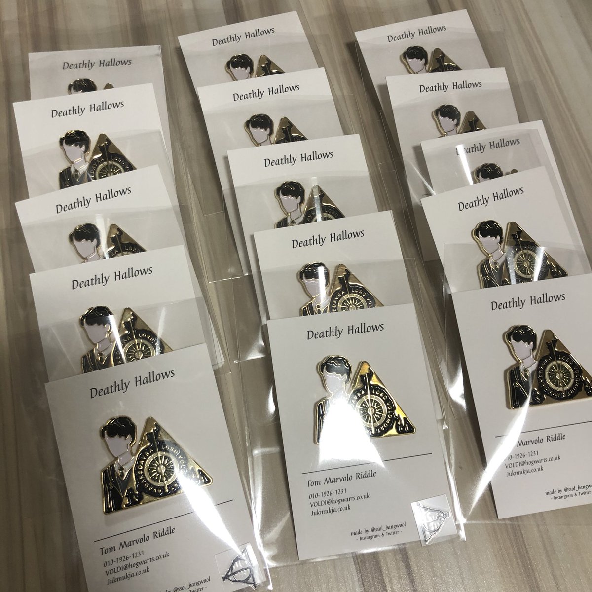 드디어 뱃지 검수, 배경지 포장 마치고 발송 포장하려는 순간 배송봉투 재고가 떨어진걸 확인했습니다..😭
바로 주문을 넣긴 했는데 빨라도 목요일날 배송이 가능할 것 같습니다...😖😖
이번주 내 발송을 목표로 하고 최대한 빨리 받아보실 수 있게 노력할게요ㅠㅠ
기다리게 해드려 죄송합니다😔