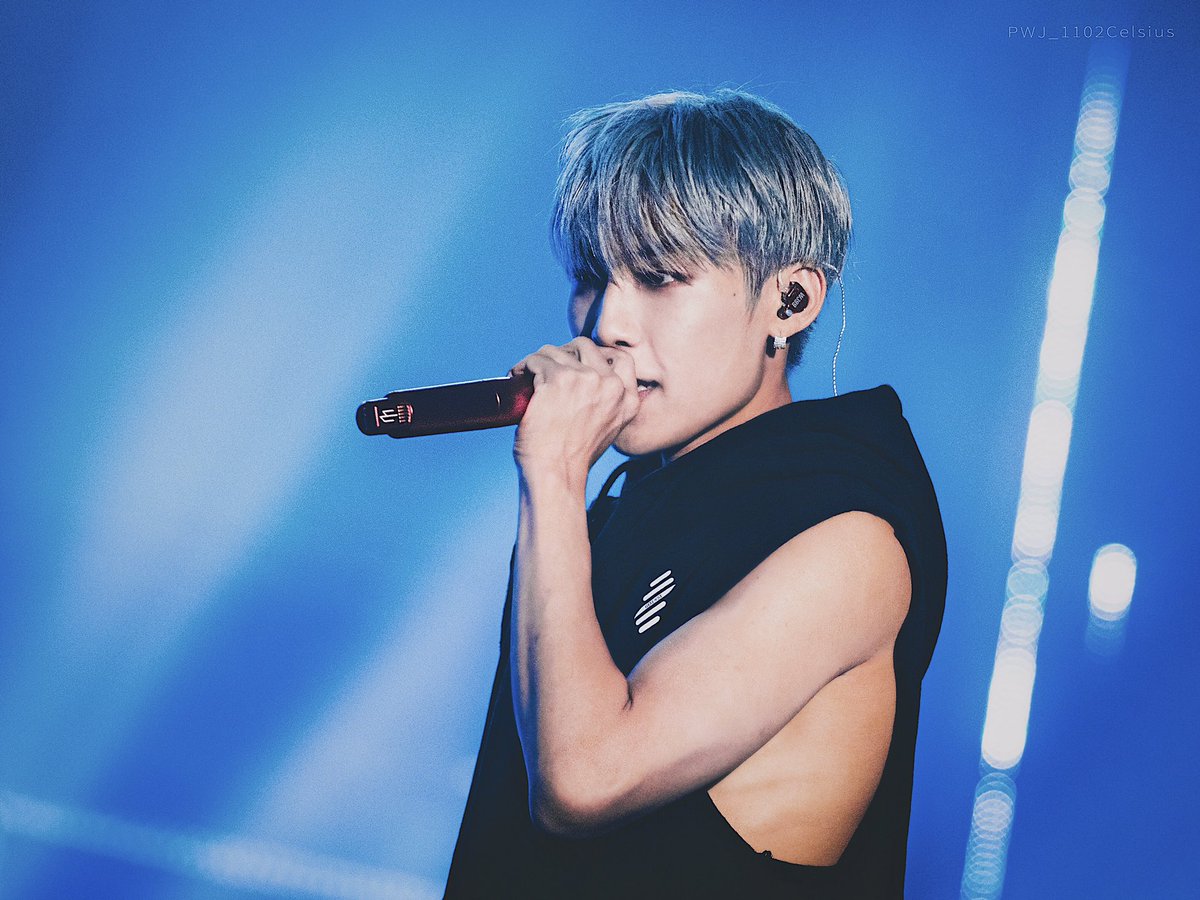 PWJ_1102Celsius's tweet photo. 191110 서울콘서트

#AB6IX #에이비식스 #박우진 #PARKWOOJIN https://t.co/FZzqyOHal4