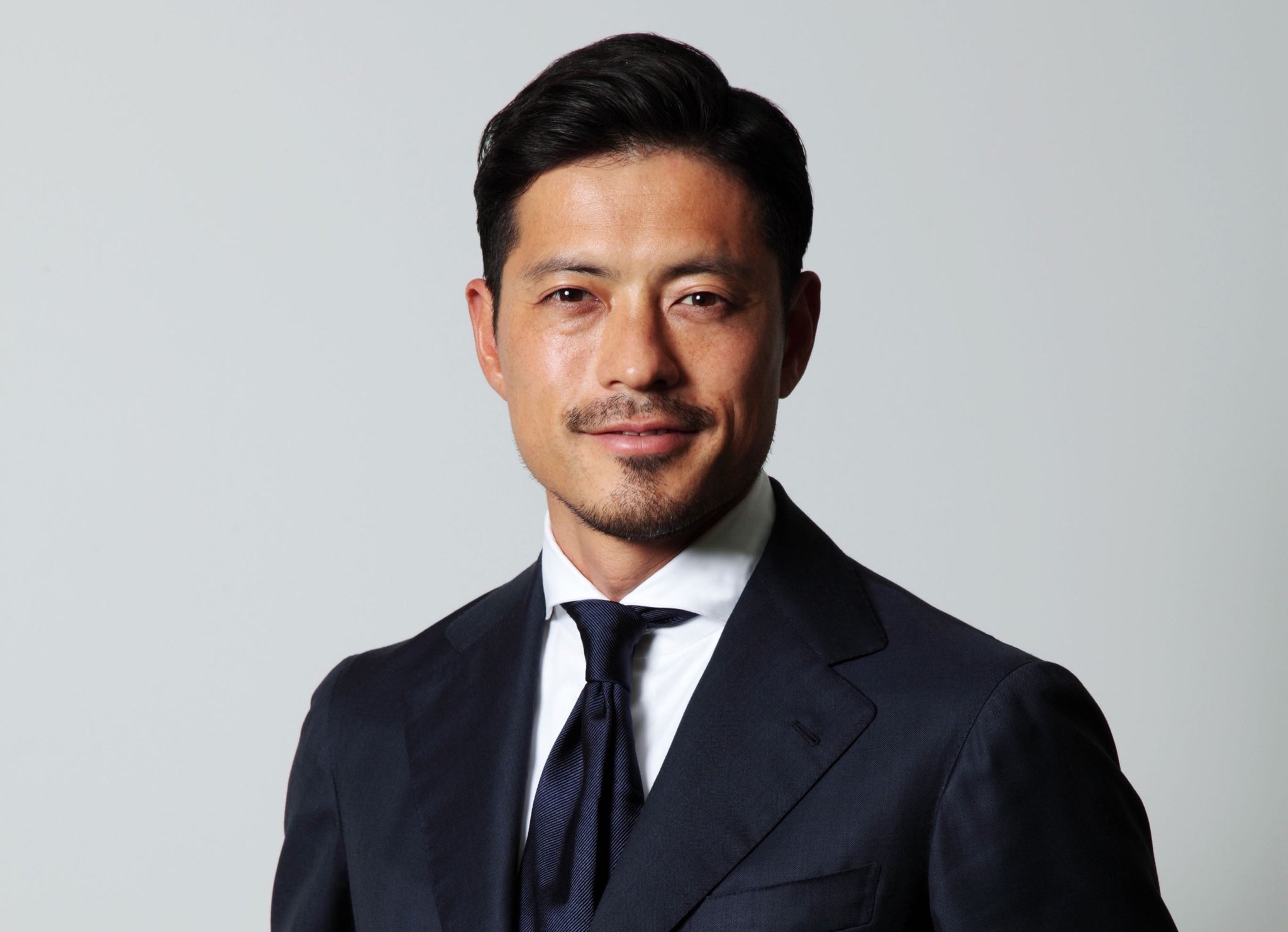 あーみママ どーでもいいが 似てると思うんだ 魚屋の竜三と鈴木啓太氏 ちげーよ って言う方 ごめんなさい 啓太 さん好きだから 最近の竜三の髪型違うだけなのにちょっとドキッとするのだ おしんチャレンジ T Co Guvvkfnqtu Twitter