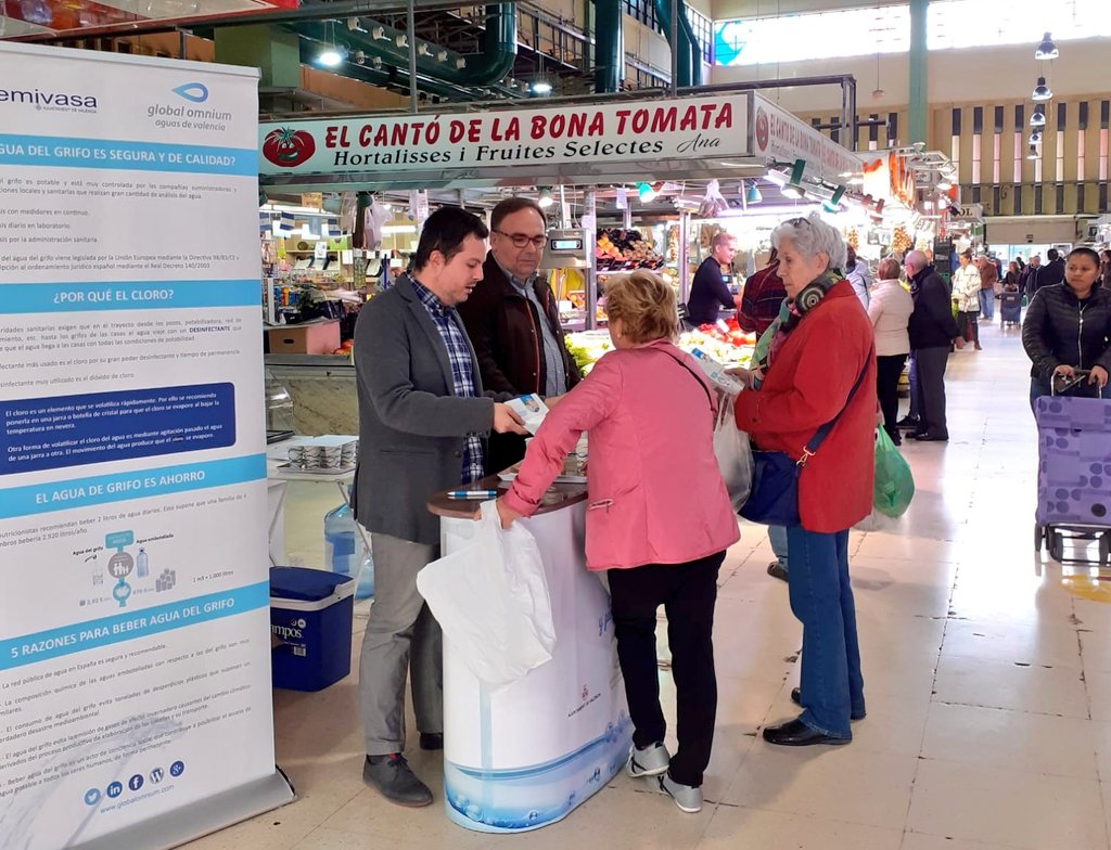 La semana pasada nuestros amigos de la Unión de Consumidores de la Comunitat Valenciana estuvieron realizando acciones para la campaña  #Aiguadaixeta 🚰de Global Omnium 
Nos encanta poder ayudar en estas iniciativas. 
#ConsumResponsable 💧 #Sostenibilitat