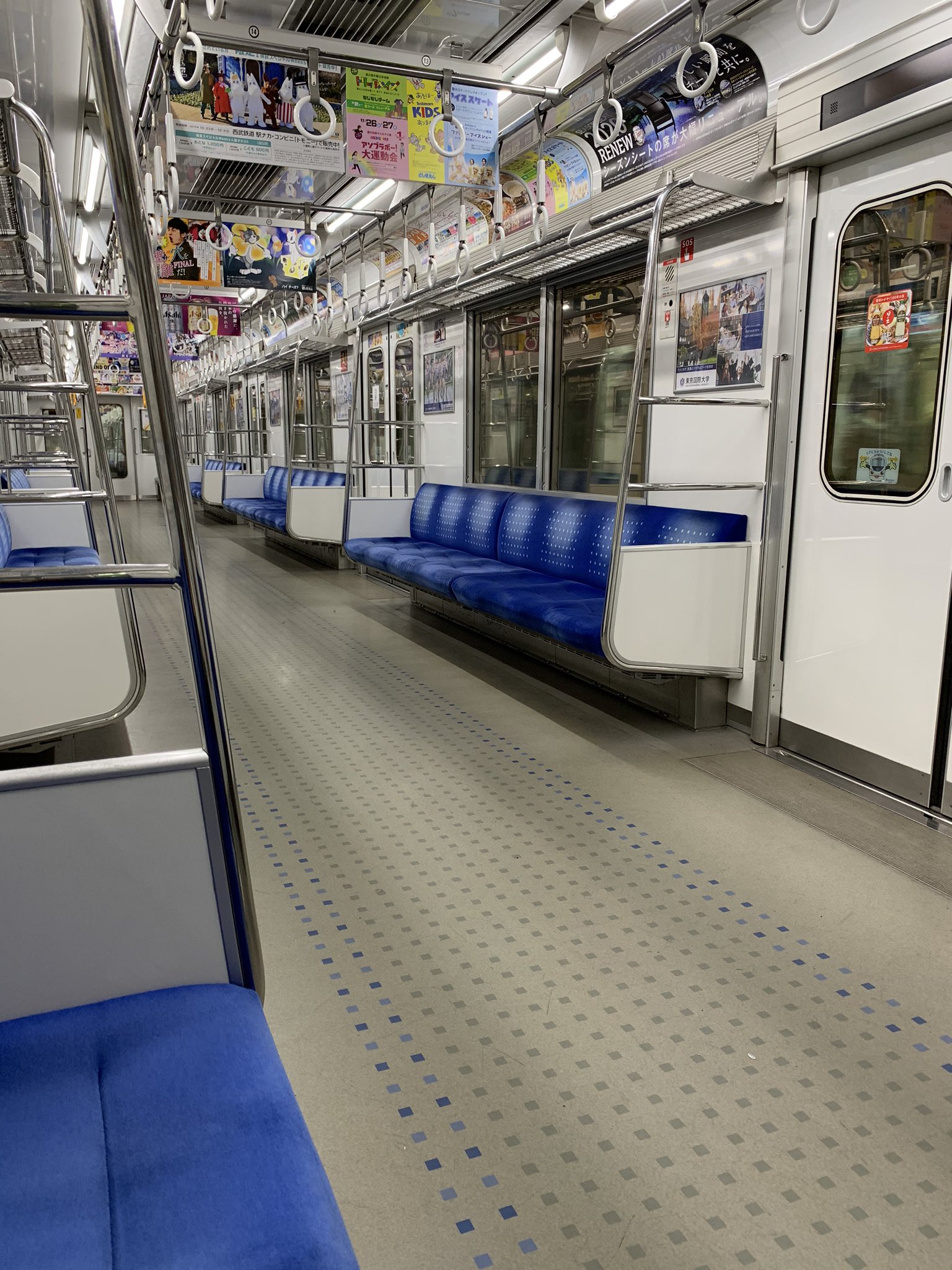 西武新宿線の井荻駅～上井草駅間で人身事故が起きた電車内の画像