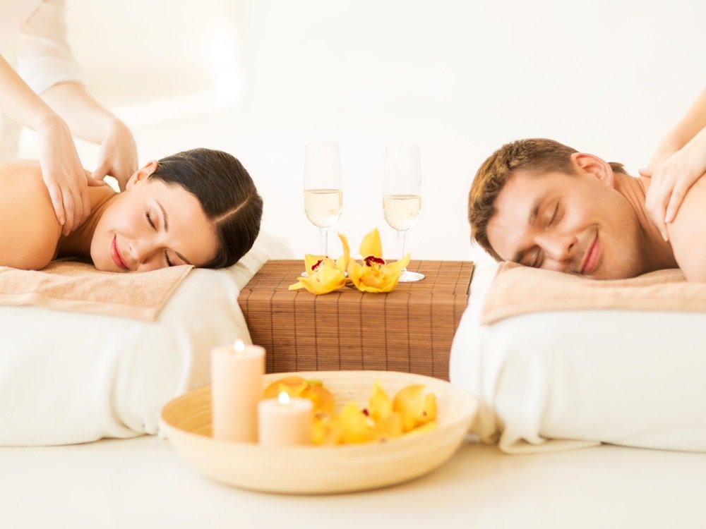 oceaneinstitut's tweet photo. À mesure que votre énergie augmente, vous serez encouragés à vous abandonner aux intenses vagues de plaisir du massage body body couple, pour une proximité intime et sensuelle grandissante. https://t.co/8nIfdzk7G5