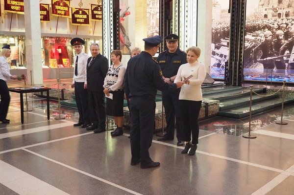 Молодые сотрудники СИЗО-1 дали присягу
на верность служебному долгу
#Советдепутатов, #Сокольники, #ЛюдмилаКоврикова, #ФСИН, #Присяга, #ЦентральныймузейВооруженныхСилРоссии

Глава МО Сокольники Людмила Коврикова приняла участие в торжестве.
Подробнее: vk.com/sokolniki_vao?…