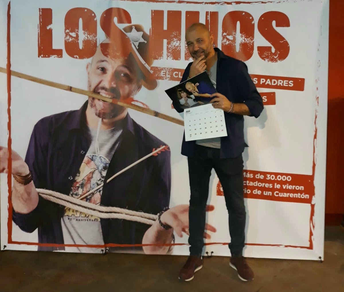 projecte_julias's tweet photo. L'Andrés Torres @andrestofe ja te el calendari del Projecte Júlia's. Tú ja tens el teu? #projectejulias #ataxiadefriedreich #stopfa https://t.co/jEiu77t0aC
