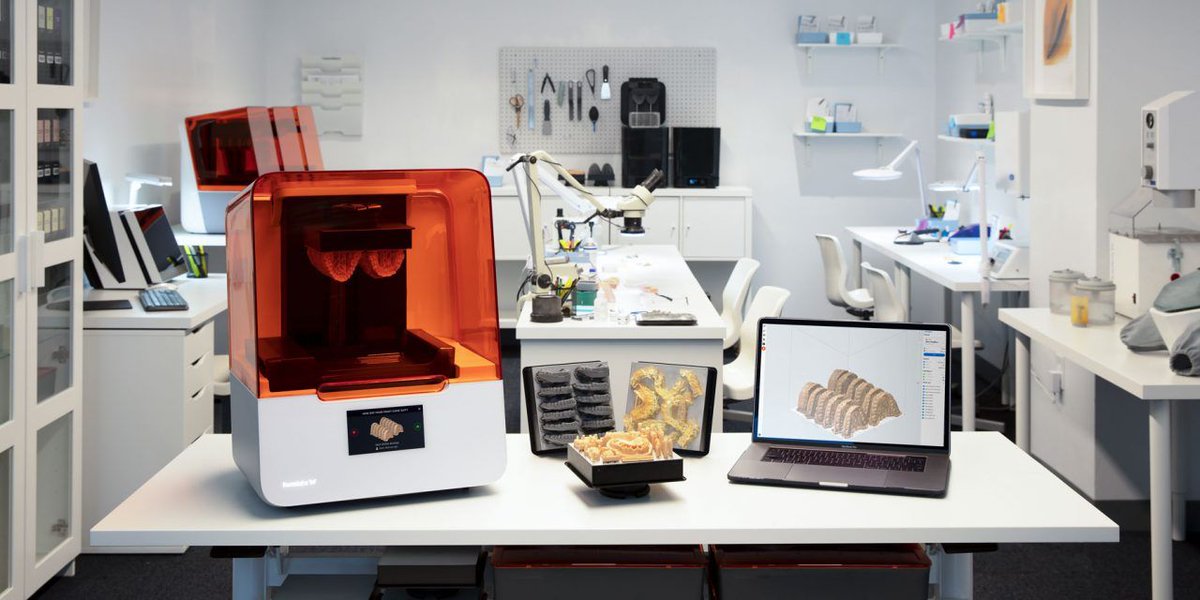 Clubic's tweet image. Les dentistes pourront bientôt imprimer en 3D couronnes, prothèses dentaires et dentiers 🦷

En savoir plus
👇👇👇
buff.ly/33Wz6Ps