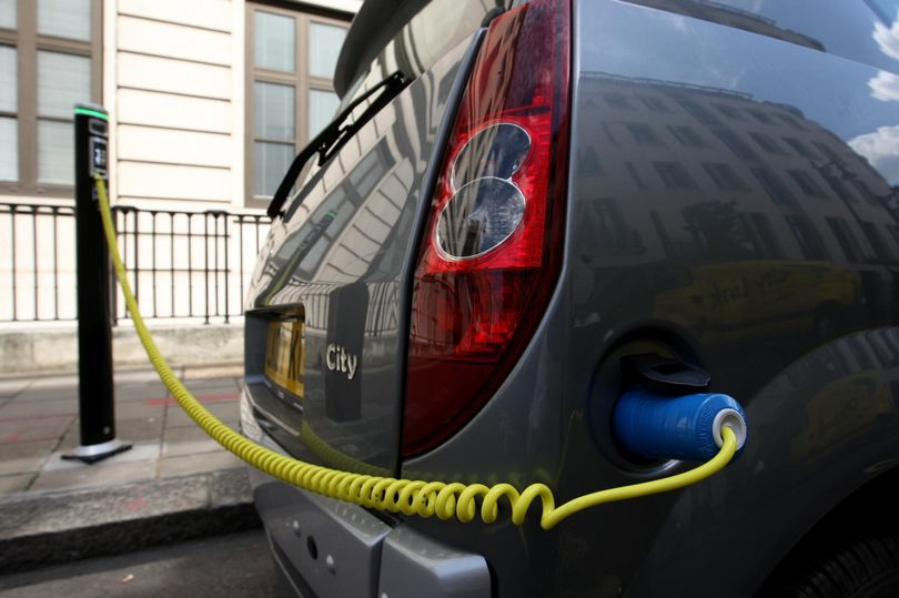 YouSmartThing's tweet photo. The West Midlands Combined Authority has made plans to  invest up to £800m into the electric vehicle infrastructure: https://t.co/PQlPmD8mbO #EVs https://t.co/XjRHB63WEV