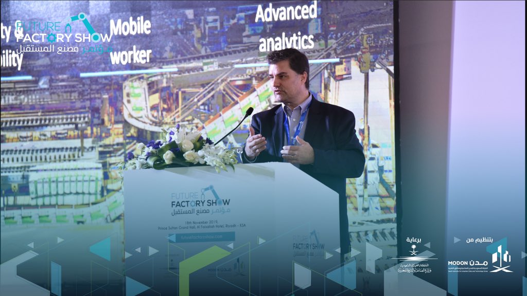modon_ksa's tweet photo. تسلط شركة @GE_Saudi الضوء حول إنترنت الأشياء الصناعية في مصانع المستقبل وكيف تعمل التكنولوجيا على إحداث تحول في مختلف الإدارات كعمليات الإنتاج وإدارة التخزين. https://t.co/NdQ8tQZGlR