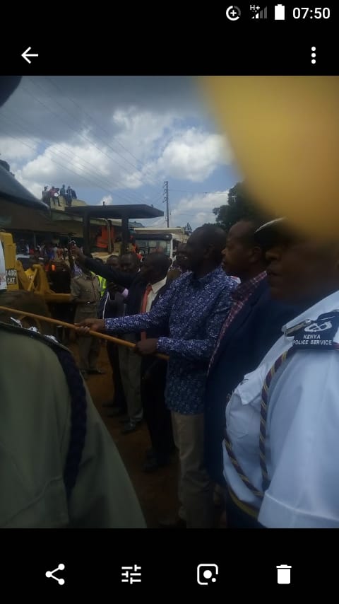 kevinliemoh's tweet photo. Greetings Moses Kuria,, hope you remember you were here during the launch(Karatina) ... They couldn't do what you expected..
#KaruInfrastructure
#Moseskuria https://t.co/EztMOujljh