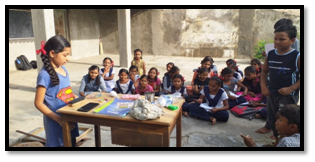 CASPIndia's tweet photo. On 13th August 2019, at Lakadiya REC Center introduced children to science lesson in 6th std, games were played where there were many items on the table, the children were asked to observe a little and then taken to some other place and asked to write names of the items they saw. https://t.co/qkzCWNqdOx